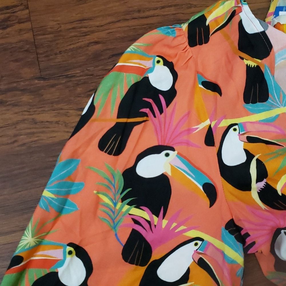 Farm Rio Tropical Toucan Rainbow Chic Feminine Wrap Blouse Size Small - Picture 8 of 9
